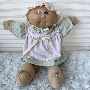 Cabbage Patch Kids Doll vintage Xaia Roberts '85 with Clothes, Coleco Industries